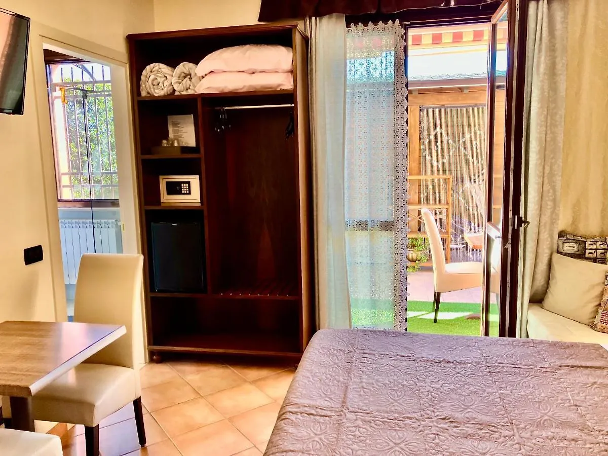 B&B Desenzano Paradise Desenzano del Garda 0*,  İtalya